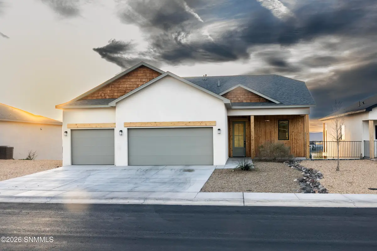 4021 Boardwalk Road, Las Cruces, NM 88012 - Image #1