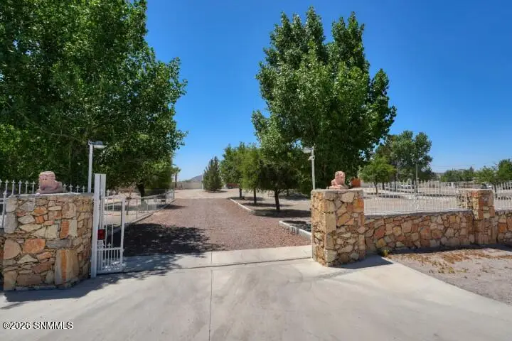 245 Hurt Road, Radium Springs, NM 88054 - Image #2