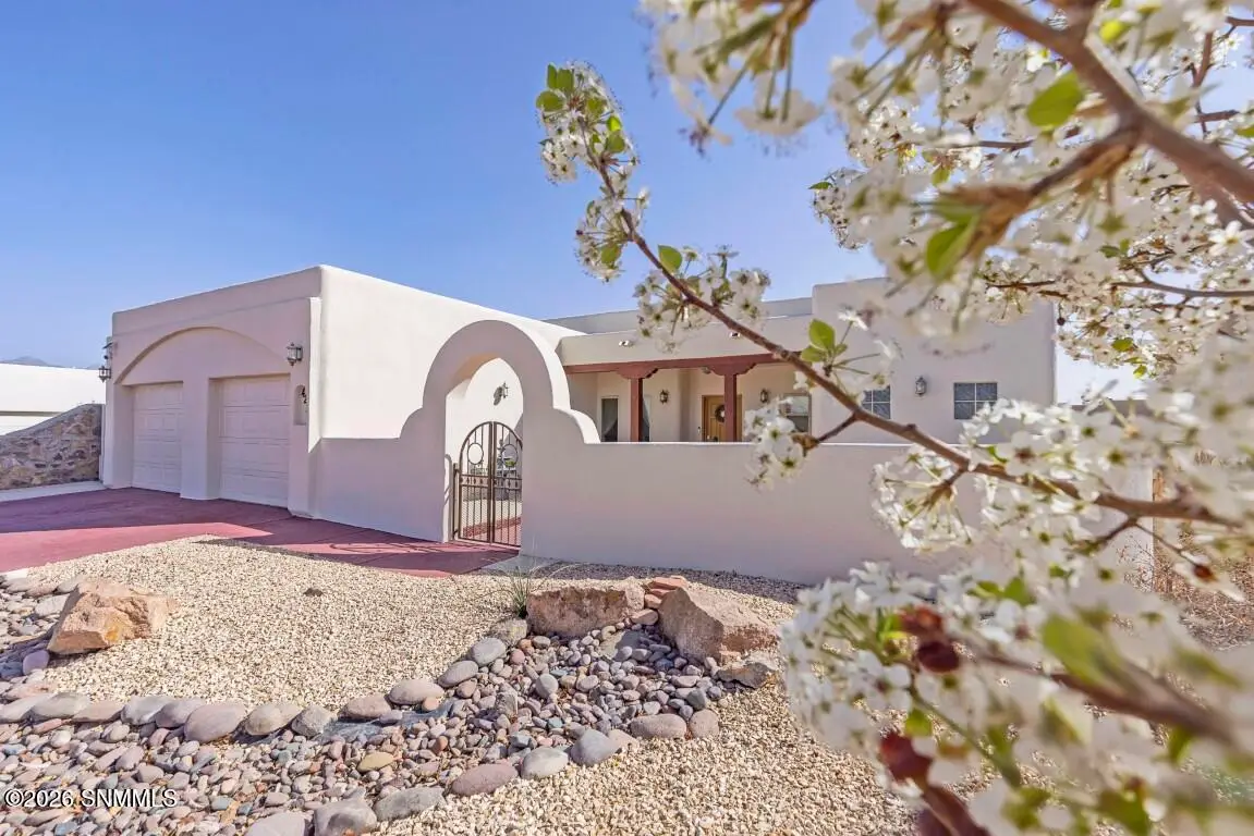 4228 Southern Canyon Loop, Las Cruces, NM 88011 - #1