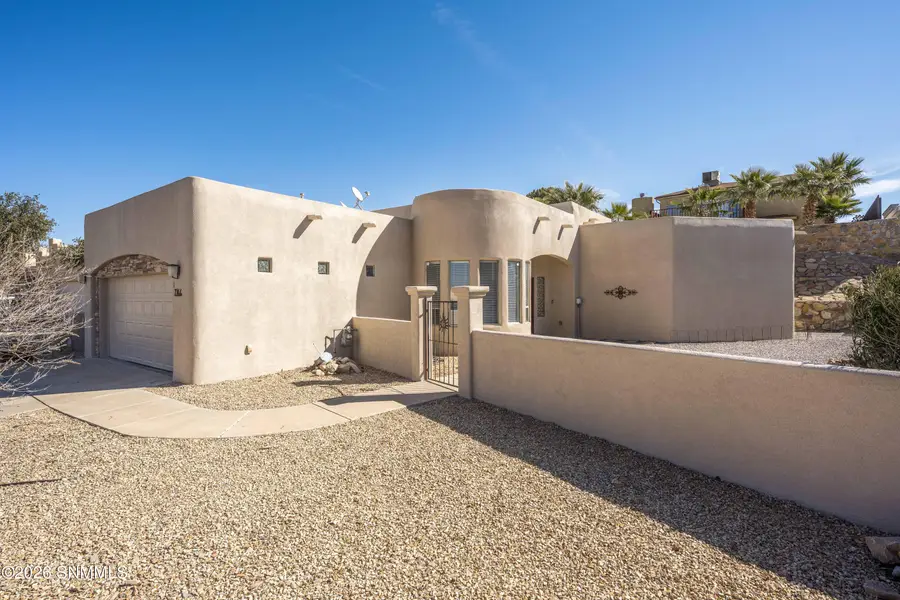 2266 Los Misioneros, Las Cruces, NM 88011 - #2