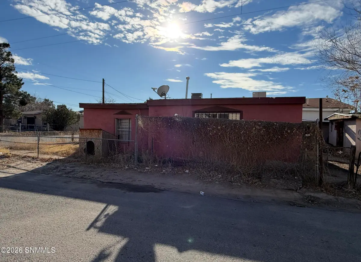645 E Chestnut Avenue, Las Cruces, NM 88001 - #1
