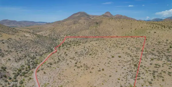 13 Cochise Trail, Hillsboro, NM 88042