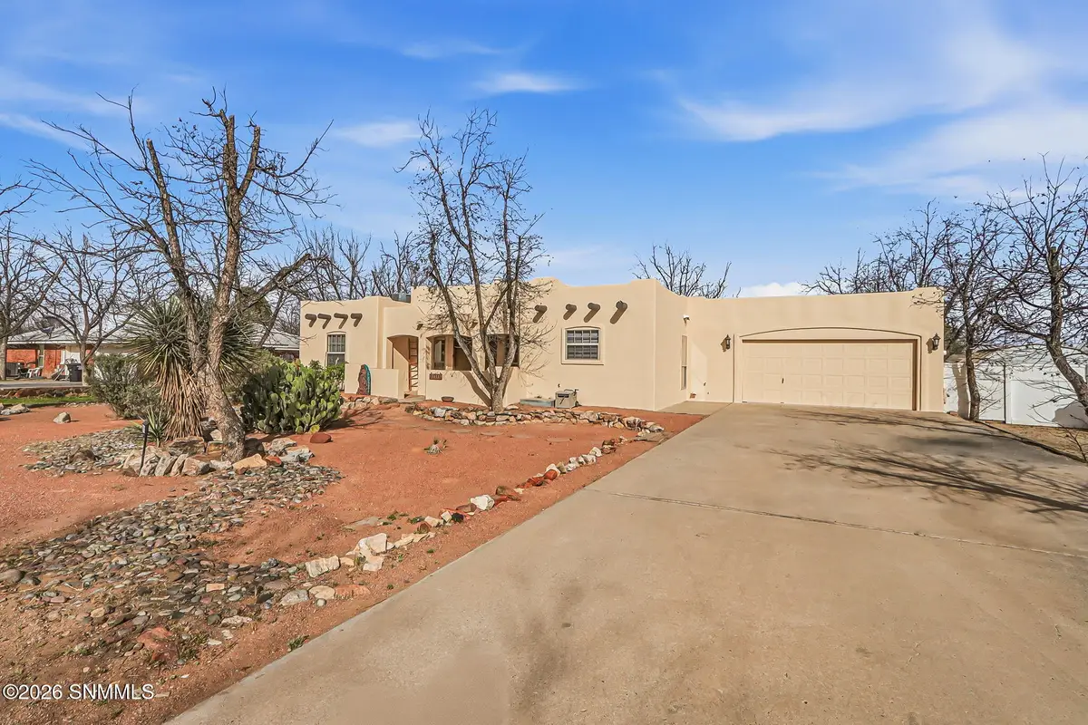 3011 Rio Hondo Street, Las Cruces, NM 88005 - #1