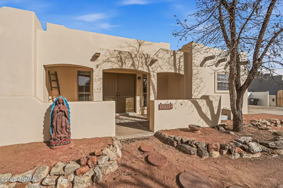3011 Rio Hondo Street, Las Cruces, NM 88005 - #2