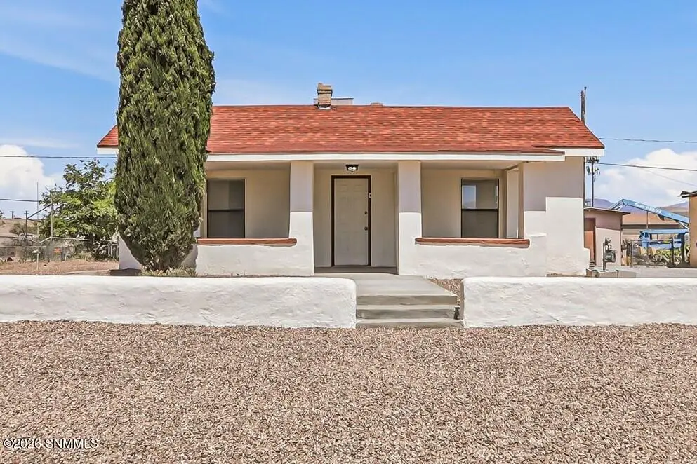 3201 Oak Street, Las Cruces, NM 88005 - #1