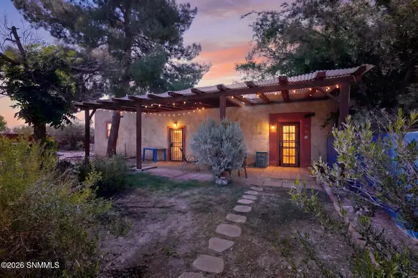 2327 Calle De Santa Ana, Las Cruces, NM 88005