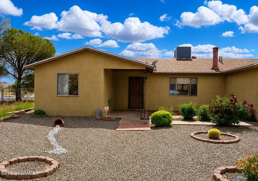 5011 Calle Del Ranchero, Las Cruces, NM 88011 - #2