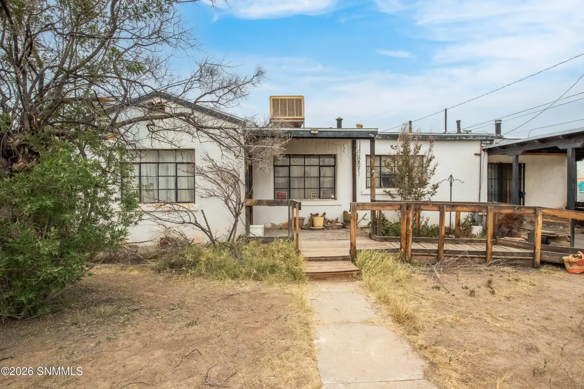 700 Newcomb Street, Las Cruces, NM 88005 - #1