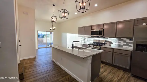1323 Mission Nuevo Drive, Las Cruces, NM 88011
