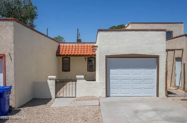 1352 S Esperanza Street, Las Cruces, NM 88001