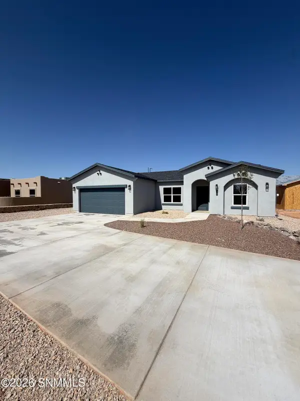6545 Thrush Pl Street, Las Cruces, NM 88012
