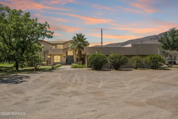 945 Eagle Wings Road, Las Cruces, NM 88007
