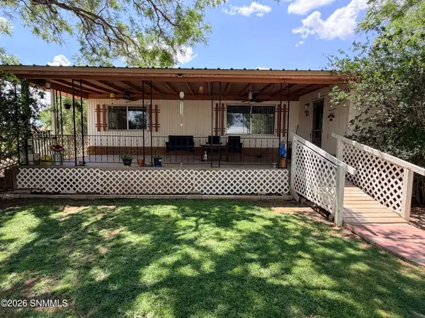 9 Queens Lane, Caballo, NM 87931