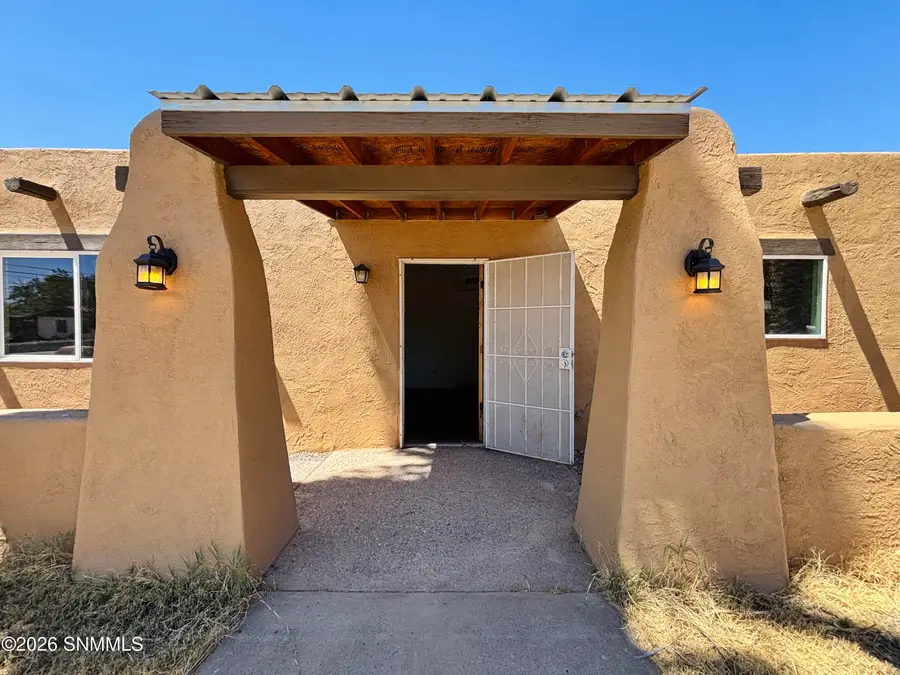 1605 Juniper Avenue, Las Cruces, NM 88001 - #3