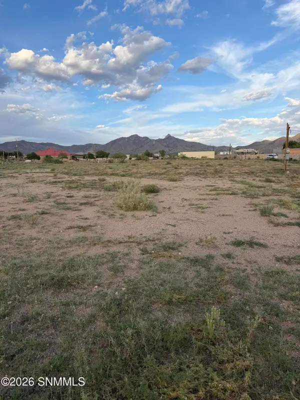 6693 Jack Rabbit Road, Las Cruces, NM 88012