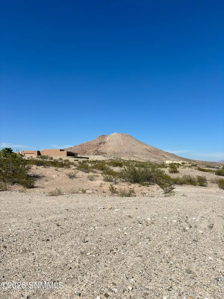1373 Arco De Goya, Las Cruces, NM 88007 - #2