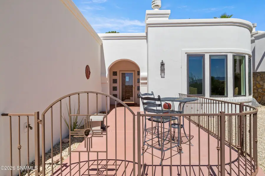 3803 Grand Teton Way, Las Cruces, NM 88011 - #3