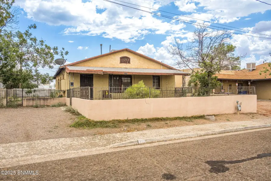 419 E Miranda Avenue, Las Cruces, NM 88001 - #2