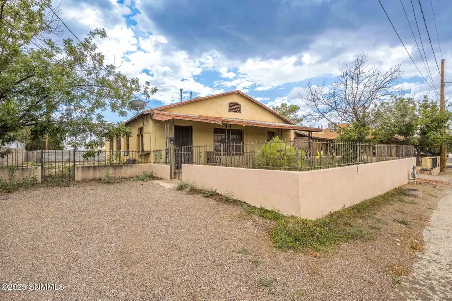 419 E Miranda Avenue, Las Cruces, NM 88001 - #3