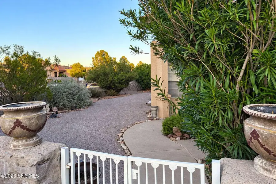 4054 Pine Needle, Las Cruces, NM 88012 - #3