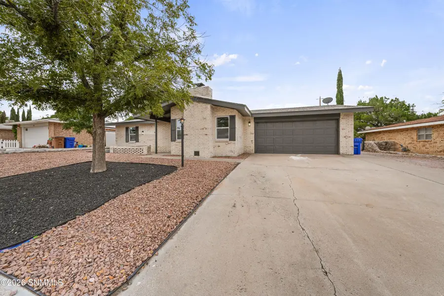 1218 Edgewood Avenue, Las Cruces, NM 88005 - #2