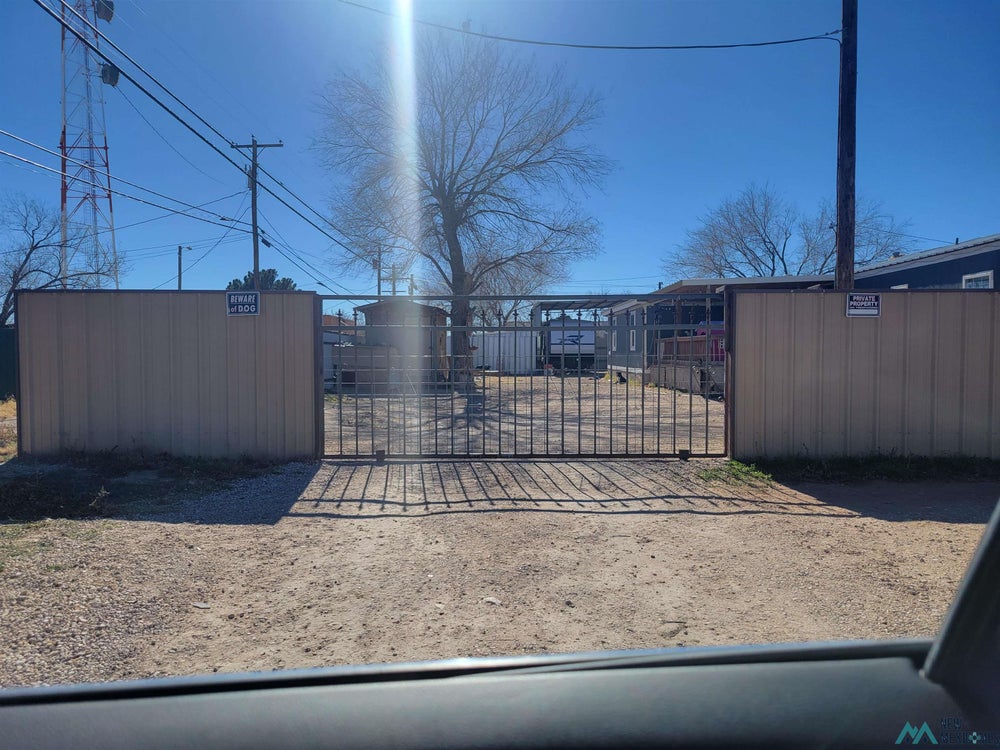 215 W Adams Avenue, Lovington, NM 88260 ERA