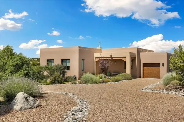 8 Via Harena, Santa Fe, NM 87507