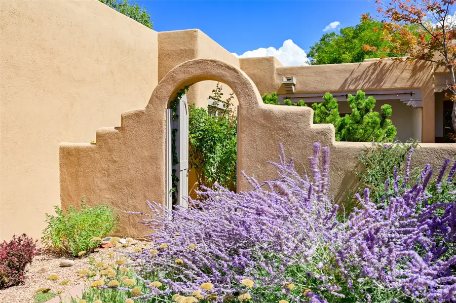 3101 Old Pecos Trail #707, Santa Fe, NM 87505 - Image #2