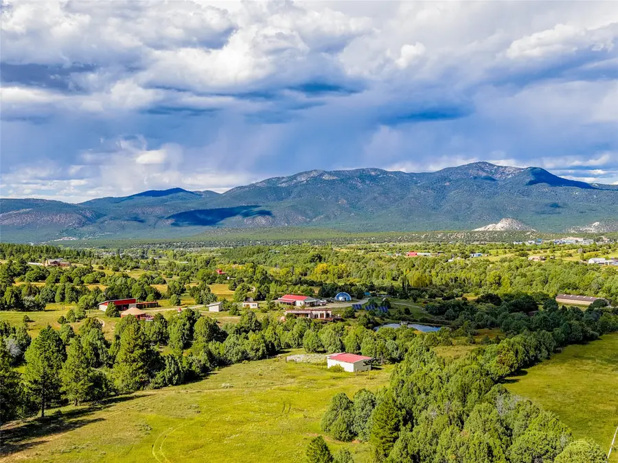 157 Pacheco Road, Llano, NM 87543 - Image #2