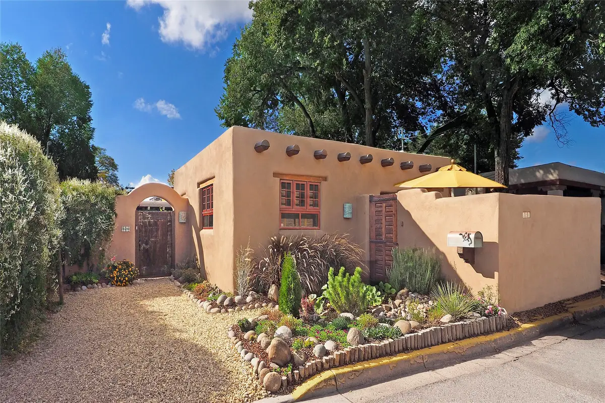 126 Duran Street, Santa Fe, NM 87501 - Image #1
