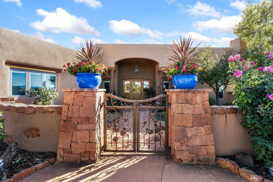 8 High Ridge Road, Santa Fe, NM 87506 - Image #2