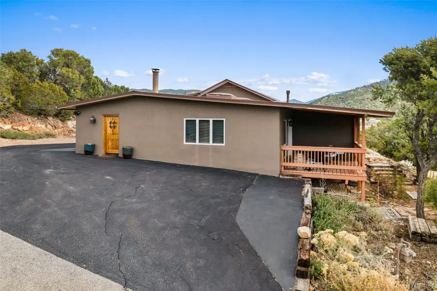 1661 Cerro Gordo #E, Santa Fe, NM 87501 - Image #2