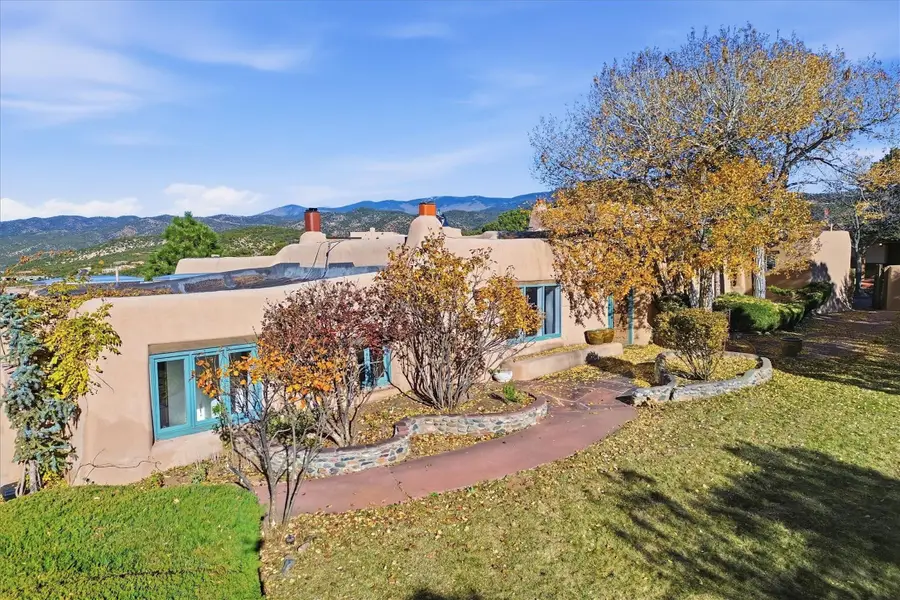 185 Brownell Howland Road, Santa Fe, NM 87501 - Image #2