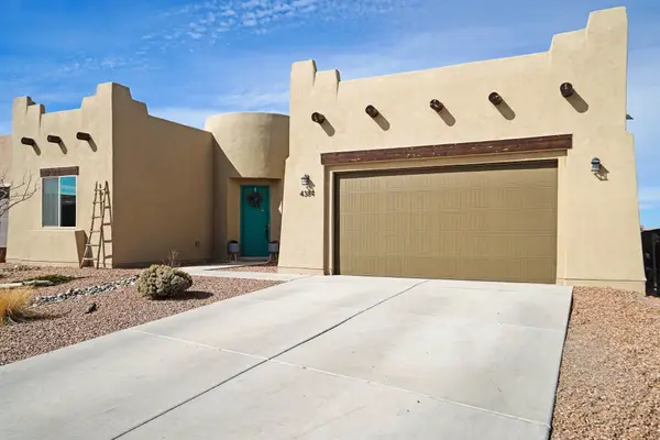 4384 Dia Nublado, Santa Fe, NM 87507