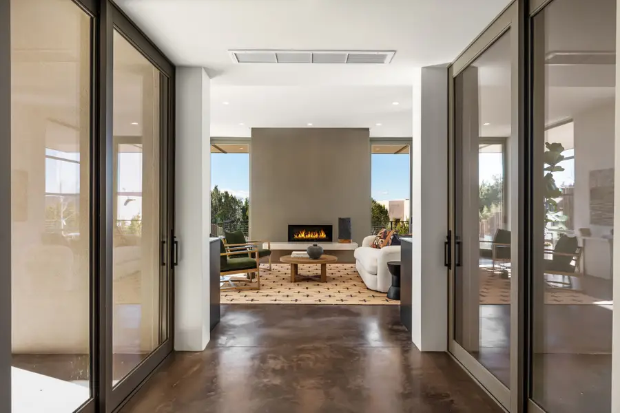 19 Camino Barranca, Santa Fe, NM 87507 - Image #2