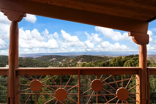 2140 Paseo Ponderosa, Santa Fe, NM 87501