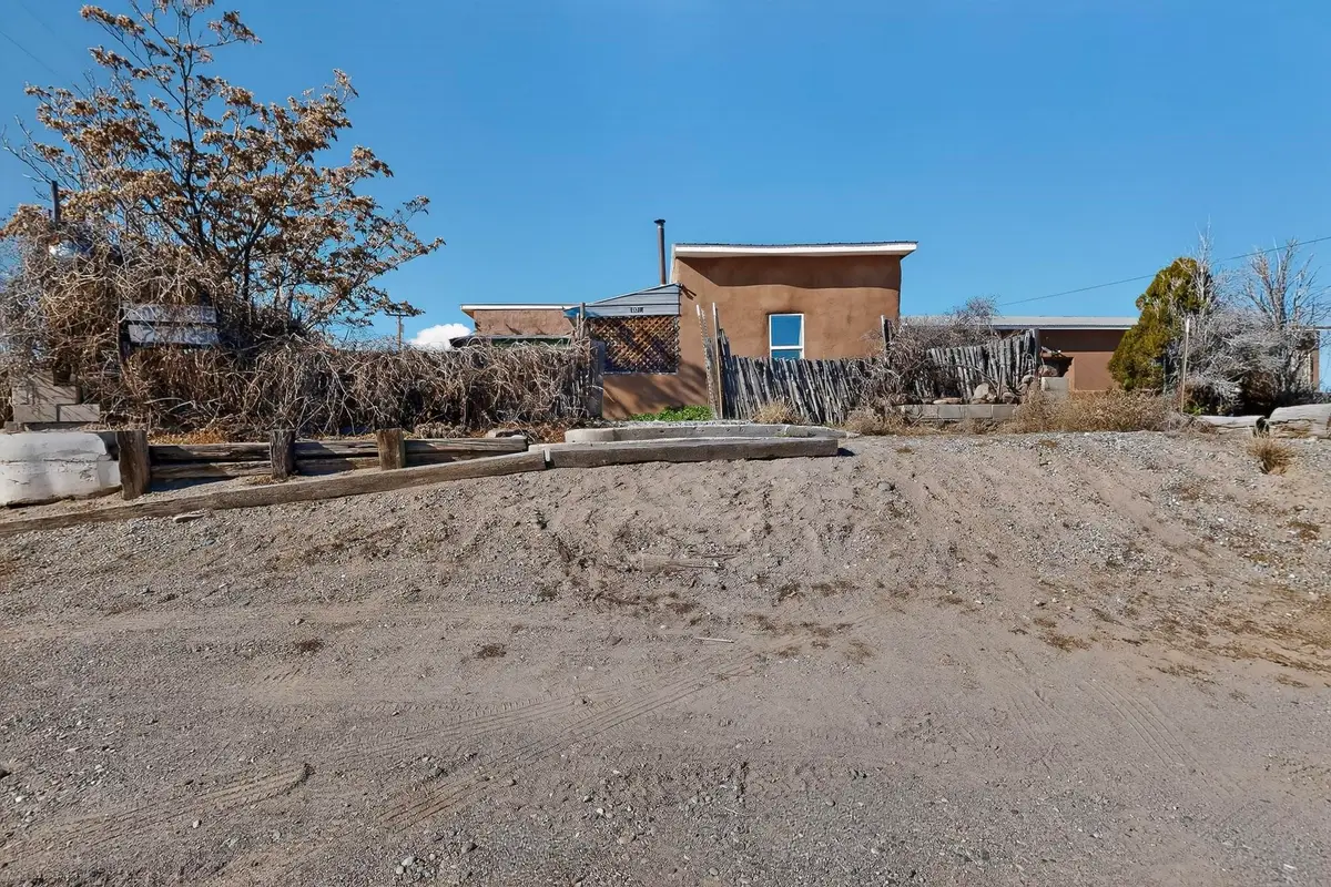 604 W Sanchez Street, Espanola, NM 87532 - Image #1