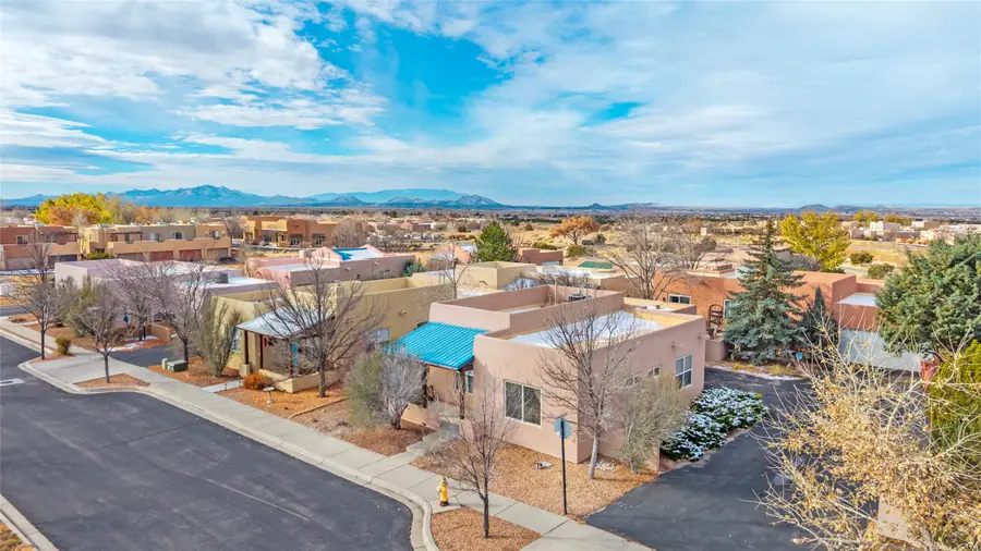 2 Kimberli Court, Santa Fe, NM 87508 - Image #2