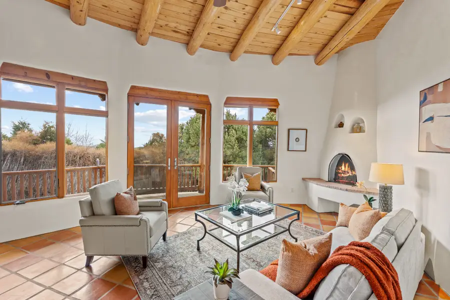 2109 Senda De Daniel, Santa Fe, NM 87501 - Image #2