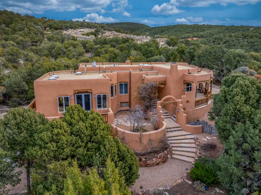 2109 Senda De Daniel, Santa Fe, NM 87501 - Image #3