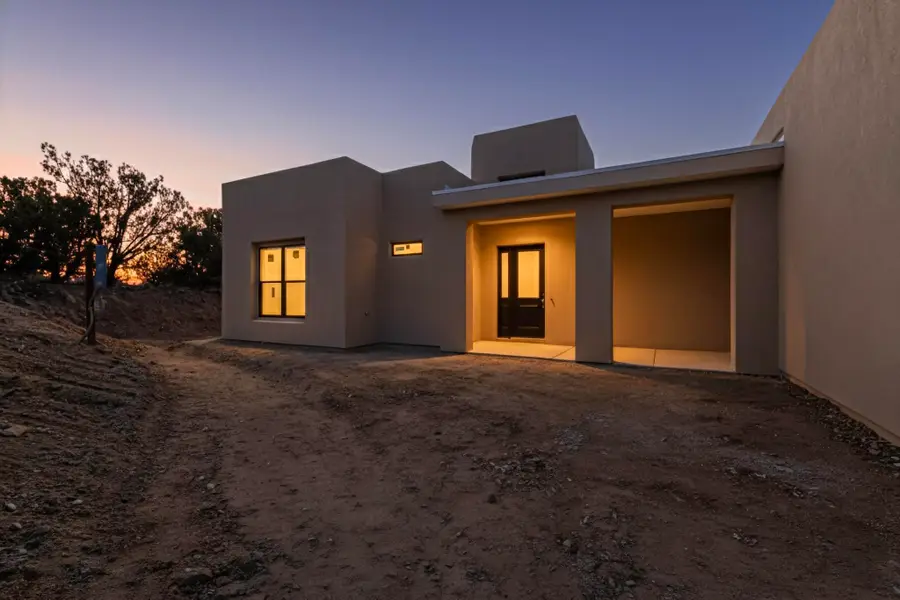 24 W Longview Drive, Santa Fe, NM 87505 - Image #2