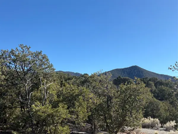 1953 Cerros Colorados, Santa Fe, NM 87501