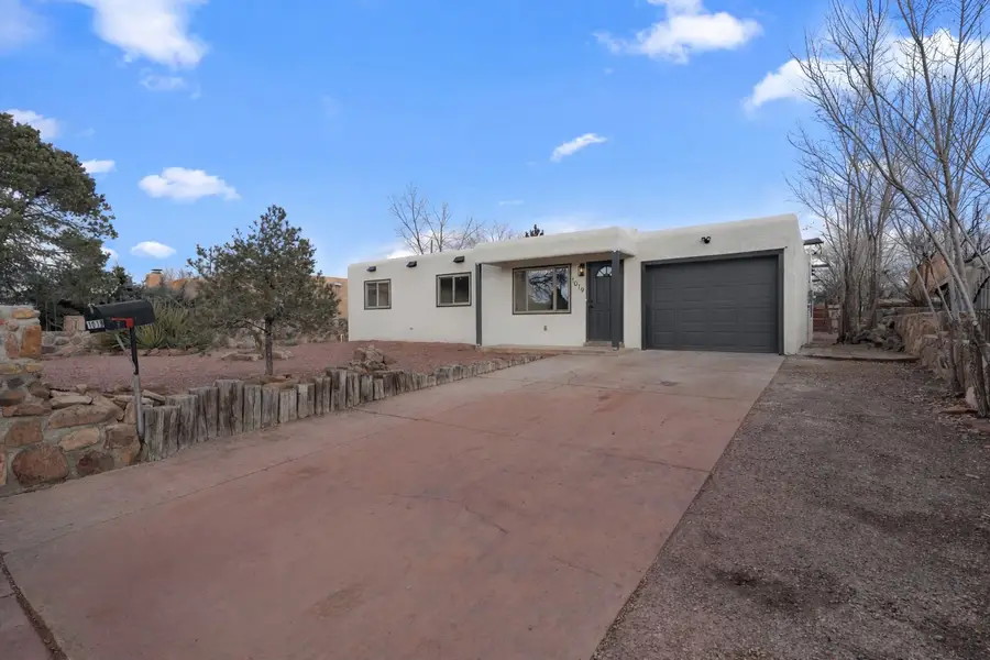 1019 Santa Clara, Santa Fe, NM 87507 - Image #2