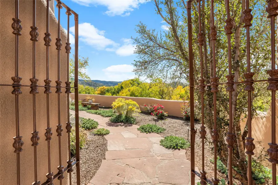 5 White Boulder Road, Santa Fe, NM 87506 - Image #2