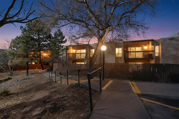 155 Calle Ojo Feliz #P, Santa Fe, NM 87505