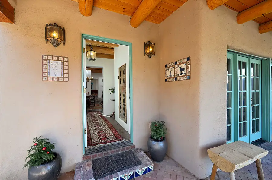 629 Camino Del Monte Sol, Santa Fe, NM 87505 - Image #3