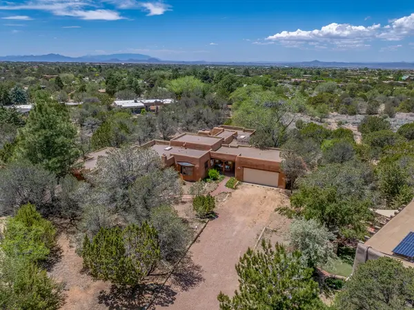 900 Trail Cross Court, Santa Fe, NM 87505