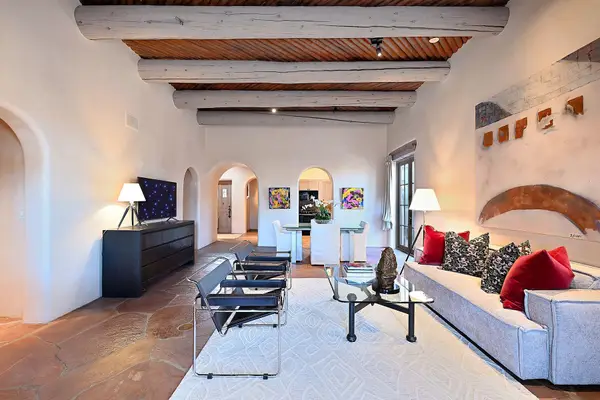 10 Plazuela Intimo, Santa Fe, NM 87506