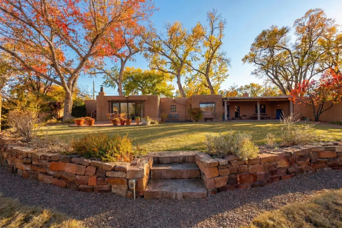 127 County Road 84, Santa Fe, NM 87506 - Image #1
