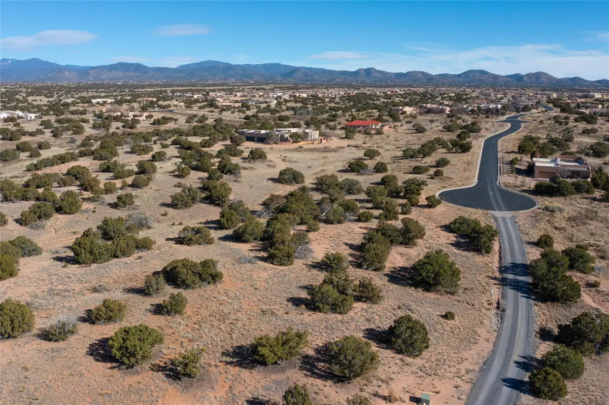 47 W Saddleback Mesa, Santa Fe, NM 87508 - Image #1